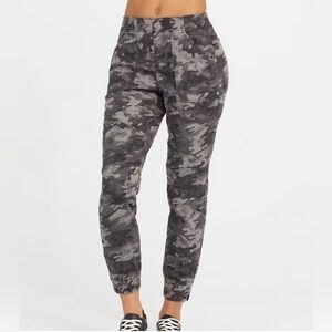 Spanx Camo Twill Cargo Jogger - Sz S